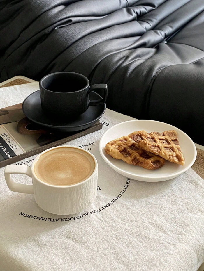 ⁦كوب قهوة سيراميكي ماتي بسيط مع صحن⁩ - الصورة ⁦11⁩